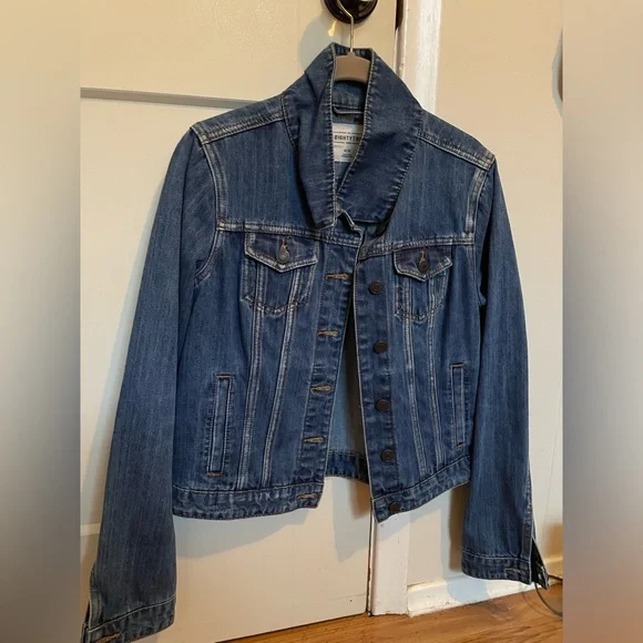 Jean jacket - Picture 1 of 4